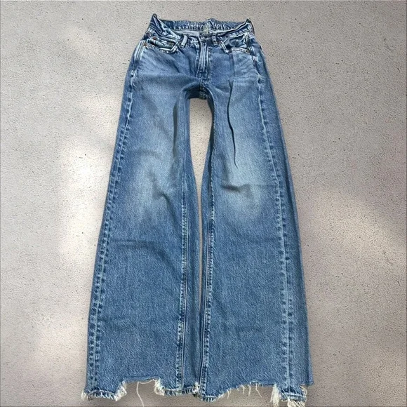 American Eagle Outfitters Super High Rise Baggy Wide Leg Jeans - Picture 2 of 7